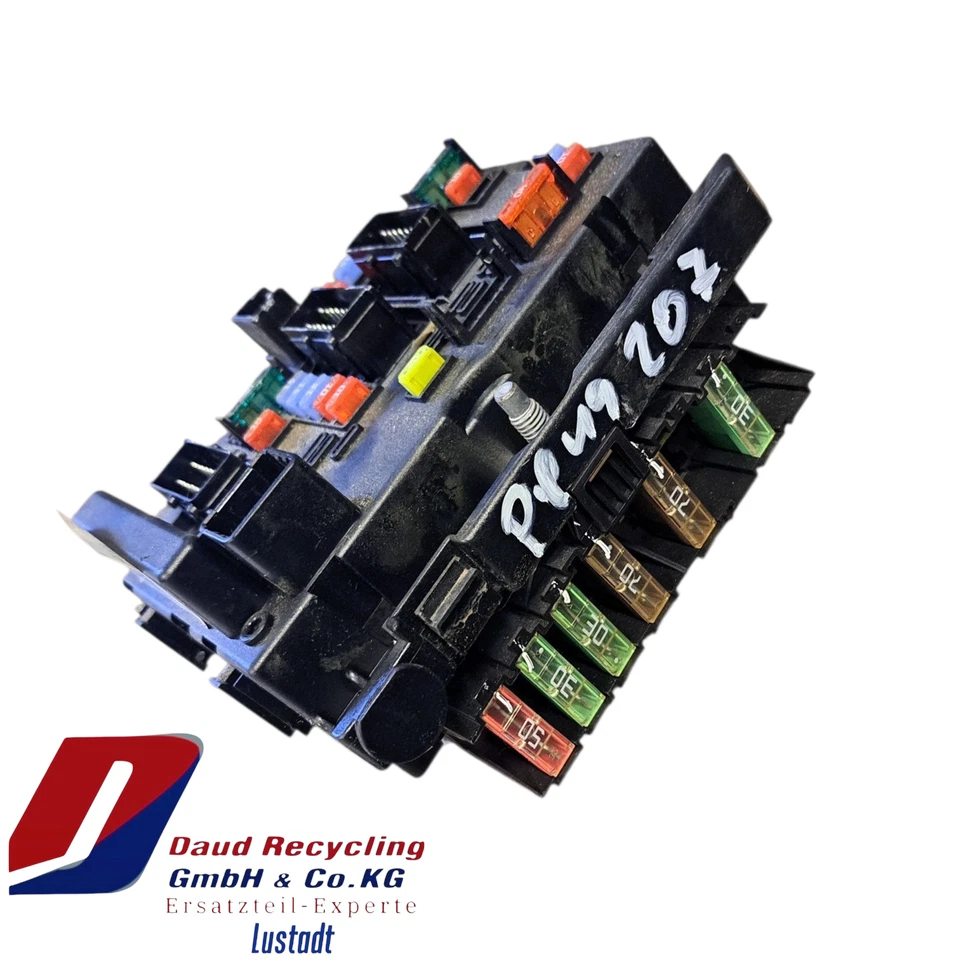 Peugeot 207 Fuse Box 9657608780 - Image 1 of 2