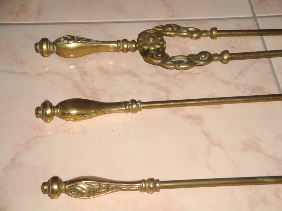 antico set di attrezzi da camino in ottone massiccio 1901 - 1910 Edoardo - 80cm - Immagine 1 di 4