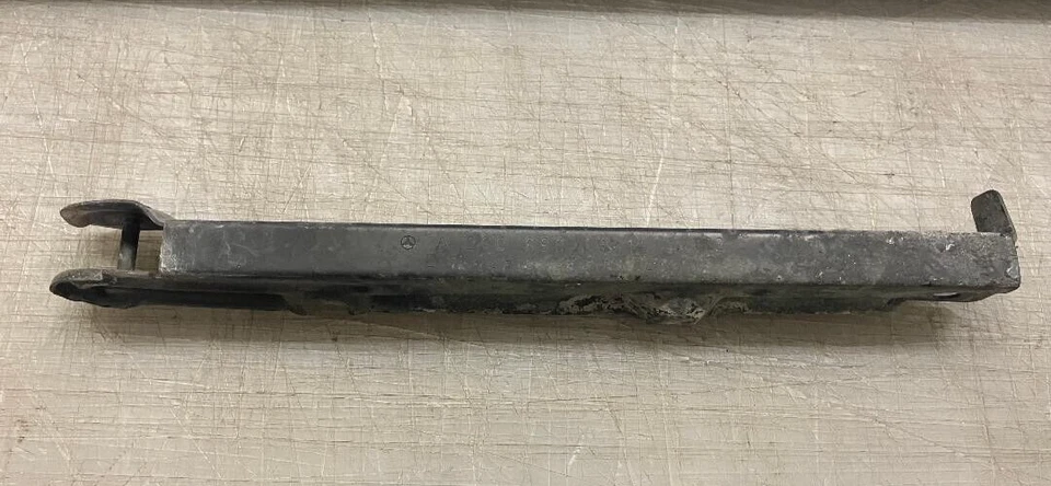 SOPORTE PARACHOQUES IZQUIERDO MERCEDES-BENZ SL500 SL550 R230 2003-2008 P/N A2308800614 Foto 1 de 4