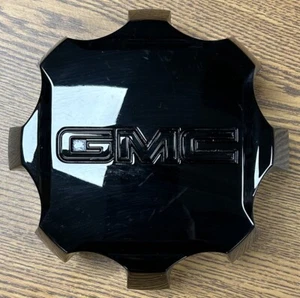 7" GMC Sierra 2500, 3500 OEM Black Center Cap #23378308 single - Picture 1 of 2