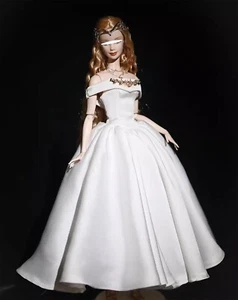 1:6 Lujo Miniatura Muñeca Blanca Hombro Descubierto Vestido de Baile Vestido Estrás Collar - Imagen 1 de 8