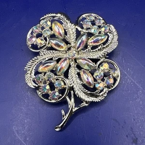 Stunning AB Rhinestone Flower Brooch Large 2.5”Gold Tone Vintage 1960s Glam Pin - Afbeelding 1 van 9
