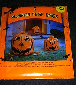 HALLOWEEN (3) KÜRBISBLATTBEUTEL Sachen mit Blättern oder Zeitungen - NEU im Paket! - Bild 1 von 2