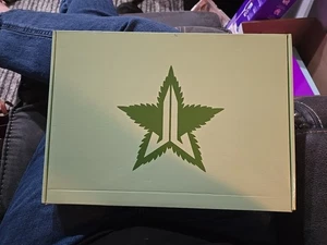 Jeffrey Star Handspiegel Green Leaf Neu im Karton, A4 - Bild 1 von 5