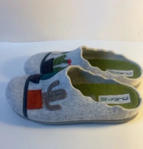 Flexus By Spring Step Womens Sand Cactus Patterned Slippers Size 38/8 - Picture 1 of 5