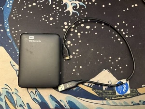 Western Digital 2TB Elements External Portable Hard Drive WDBU6Y0020BBK w/ cable - Picture 1 of 7