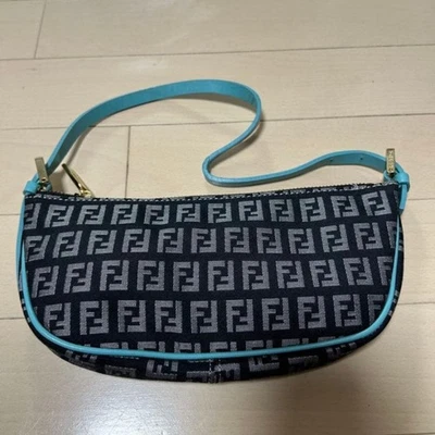 Bolso de Hombro FENDI ZUCCA Mini Zucca Media Luna Bolso de Mano ANTIGUO Fendi de Colección Foto 1 de 4