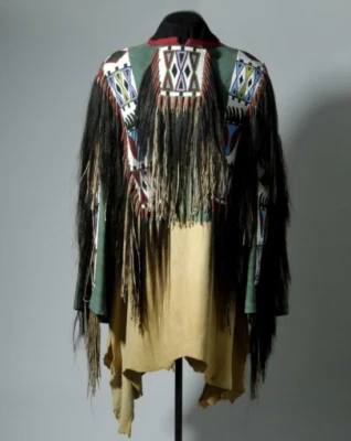 Antigua camisa de guerra nativa americana SIOUX con cuentas de piel de búfalo Powwow Regalia Foto 1 de 4