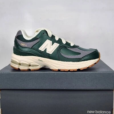 Talla 11 Niños Pequeños - New Balance 2002R - Nightwatch Verde/Gris - PC2002VI Foto 1 de 4