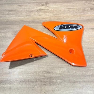 Cubierta radiador derecha KTM OEM NUEVA / 50308051100 / 01-02 EXC 200 250 300 520 Foto 1 de 3