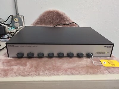 Enterasys Gigabit Ethernet Switch 8-port 1000Base-SX VH-8G (Silver And Black)  - Image 1 of 4