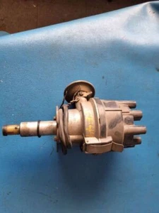 81 DATSUN 200SX DISTRIBUTOR, FOR MANUAL TRANS MODELS 2781 - Picture 1 of 3