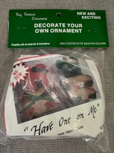 VTG Merri Mac Tiny Treasure Decorate Your Own Kit makes 2 Have One On Me 85-68 - Picture 1 of 5