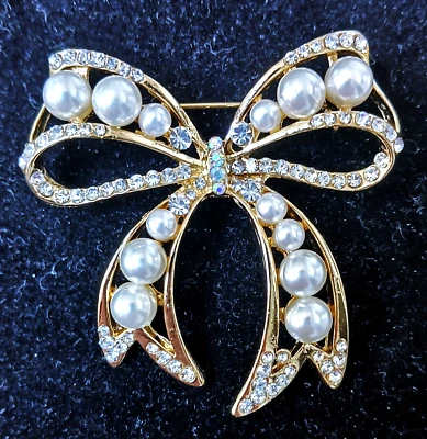 Lovely RIBBON Pearl RHINESTONE Gift BOW Sparkly Vintage Inspire Christmas Brooch - Изображение 1 из 4