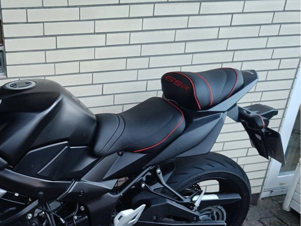 Assento Suzuki GSR 750 GSX-S750 2011-2016 Top Sellerie conforto gel/calor SGCGSR73 - Imagem 1 de 1