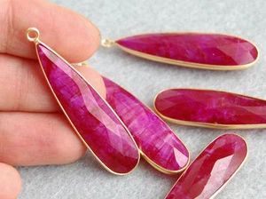 Vermeil Einfassung gefärbt Rubin facettierte Birne Brennpunkt Anhänger 10,5x43mm. - Bild 1 von 9