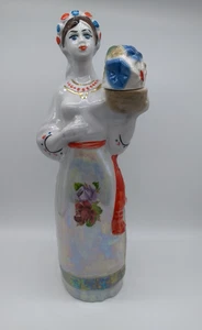 Karaffe Porzellan Figur Russische Frau mit Deckel Russland - Picture 1 of 10