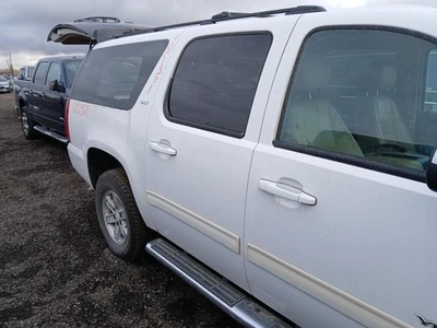 Conjunto de puerta trasera derecha usado lado trasero se adapta a: 2010 GMC Yukon XL 1500 trasero derecho Foto 1 de 4