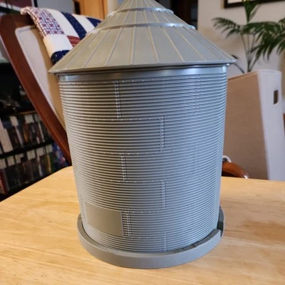 ERTL. REF 4303-9192. MAQUETTE INDUSTRIELLE. SILO A GRAINS TL - Image 1 of 4