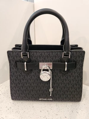 Новый с Ярлыками MICHAEL KORS Hamilton маленький черный серебряный чехол сумка логотип печать сумка с короткими ручками Дамская сумка - Изображение 1 из 4