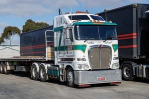 DRAKE 1/50 Z01564 KENWORTH K200 2.8 FAT CAB TRACTEUR 6X4 DAWSON MINT BOX - Foto 1 di 6