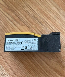 ONE NEW EATON MOELLER LIMIT SWITCH LS-02-ZB - Picture 1 of 1