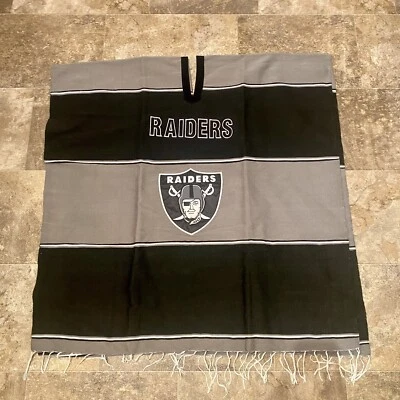 Poncho/cobertor novo sem etiquetas NFL Raiders estádio sem mangas tamanho único bordado com franjas - Imagem 1 de 4