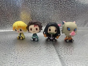 Demon Slayer Tanjiro, Nezuko, Inosuke und Zenitsu Chibi Gacha Figuren sitzend - Bild 1 von 5