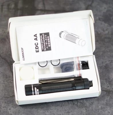 Linterna LED con difusor Lumintop EDC AA 600 lúmenes Foto 1 de 3
