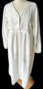 Camicia da notte vintage Victoria's Secret ~ Country Authentic M ~ bianca COTTAGECORE ~ verde emb - Foto 1 di 7