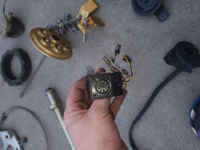 Ducati Monster 900 2001 calibrador racimo arnés Foto 1 de 2