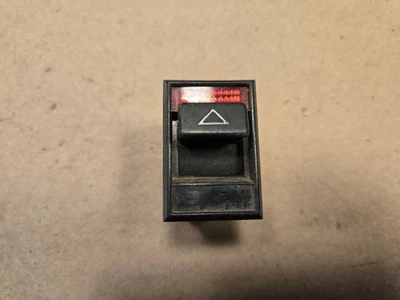 Interruptor de luz de peligro Triumph TR7 TR8 TKC5088 Foto 1 de 4