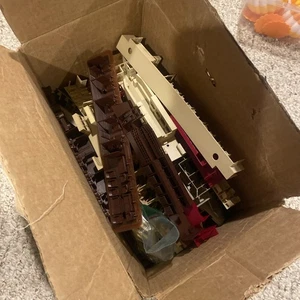 HO Train Interiors Scrap,Damage,Printed Wrong ￼ Fits Athearn  But Not Correctly - Picture 1 of 7