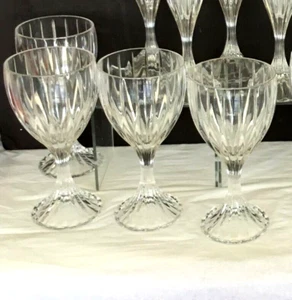 Mikasa Crystal Park Lane Glass 4 Pieces Wine Stems 6 .75 in Tall - Picture 1 of 6