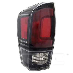 Luz trasera lateral izquierda TYC para Toyota Tacoma TRD Pro 2020-2023 con bisel negro - Imagen 1 de 7