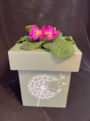 Painted Cedar Flower Pot Planter Bee Herb Vegetable Outdoor Living Garden Porch - Image 1 of 4