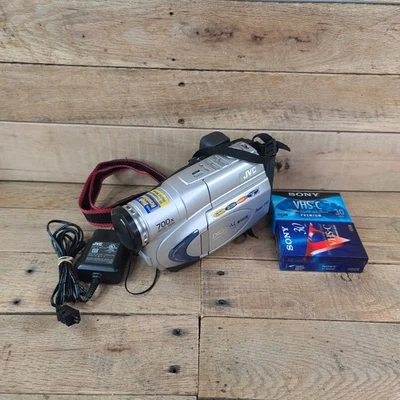 JVC GR-SXM260U VHS-C Camcorder Video Camera w/ Battery & Charger + Tapes TESTED - Image 1 of 4