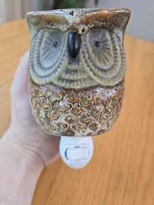 Scentsy Spotted Owl mini Wax Warmer RETIRED NightLight WORKS Plug-in 4" Tall - Picture 1 of 4