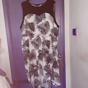 YOURS BLACK WHITE DRESS..SIZE 30-32