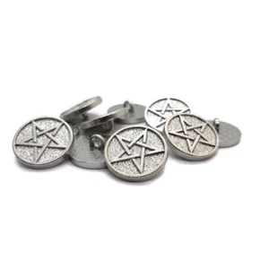 10 piezas Botones de pentáculo de pentagrama Plata Antigua Redondos de Costura Metal Tallados 16 mm - Imagen 1 de 5