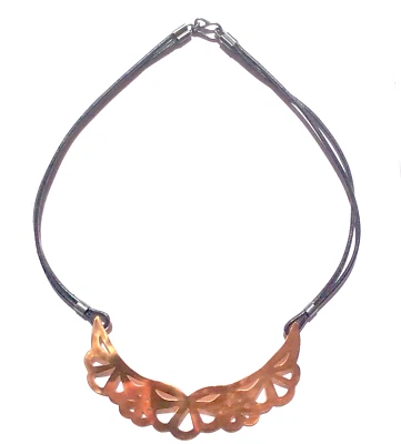 COLGANTE HECHO A MANO FLOR COBRE JARDÍN CON CORDÓN DE CUERO NEGRO PLATA DE LEY  Foto 1 de 4