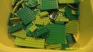 GRÜN GROSSPACKUNG LEGO SET 1/2 Pfund ZUFÄLLIGE STEINE PLATTEN SAUBER & DESINFIZIERT - Bild 1 von 2