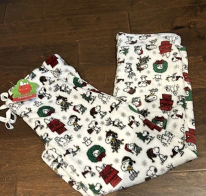 Peanuts womens Christmas Snoopy Gifts Wreath Plush Pajama Pants New M - Picture 1 of 1