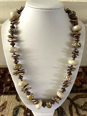 COLAR JUDIE MOUNTAIN FEITO À MÃO NOVO SEM ETIQUETAS - CONTAS DE VIDRO/COBRE/PÉROLAS, ÚNICO DE UM TIPO - Imagem 1 de 4