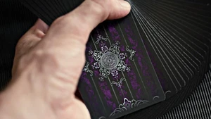 Artifice Púrpura Ellusionista Mazo de Juego de Cartas USPCC Poker Cojín de Aire Bicicleta - Imagen 1 de 4