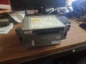 BMW F10 M5 F06 F12 F13 M6 5/6-SERIES DASH HEAD UNIT HIGH NAVIGATION OEM - Picture 1 of 7