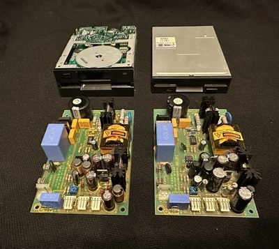 Paquete de 2 piezas Emu Emax II - Fuentes de alimentación y unidades de disco Foto 1 de 4