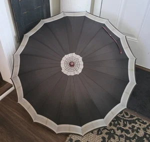Vintage Regenschirm Sonnenschirm 24" schwarz & creme bernsteinfarben Lucite Griff gestreift 1930er-40er - Bild 1 von 19