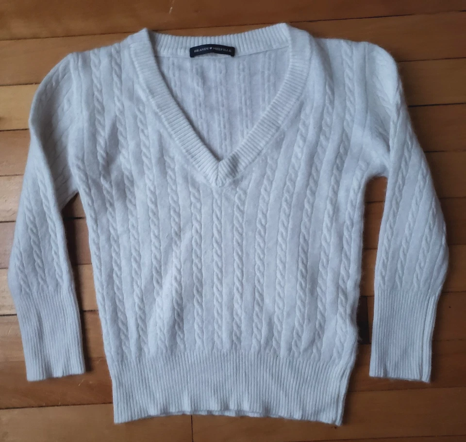 Suéter Brandy Melville Italia Tejido con Cable Talla XS Marfil Pullover Cuello en V Lana Suave Foto 1 de 4