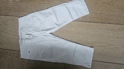 White Knee length Shorts Feom Tommy Hilfiger Never Worn Size 28 - Image 1 of 4